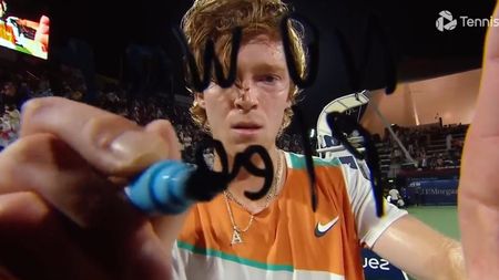 Andrey Rublev, gest cât o mie de cuvinte în plin război! Ce a scris tenismenul rus pe camera de filmat după calificarea în finală la Dubai | VIDEO