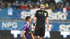 Costinel Tofan, în depresie după greșeala colosală din meciul cu Universitatea Craiova: „Mi-am bătut joc de echipă, de colegi! Nici nu știu cum să explic. Ne e teamă că pleacă Marius”