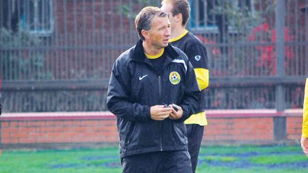 "Super Dan" i-a cucerit pe ruși!** Petrescu a fost ales antrenorul sezonului în liga a doua!