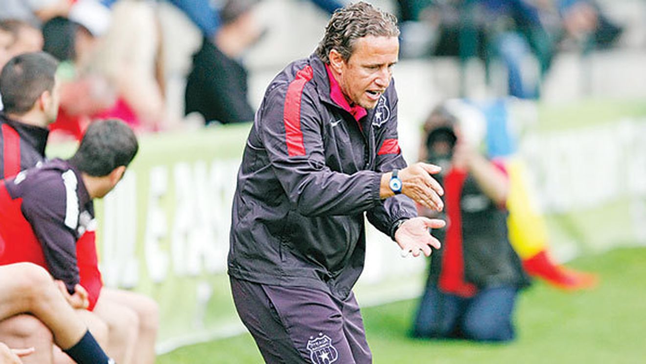 Reghe se crede "după blocuri"!** Antrenorul a avut o criză de nervi la Trnava: "Vă bat pe toți!"