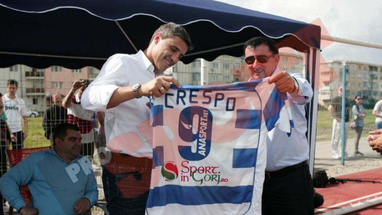 Hernan olteanul!** FOTO Crespo, vedeta zilei la Rovinari!** "Chivu? Un mare campion! Mutu? Băiat deosebit"
