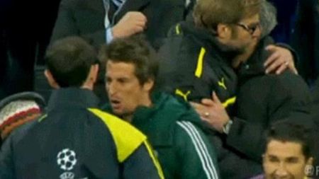 Fanii îi 'căutau' pe Klopp și Mou, dar privirile au fost atrase de Coentrao.** Ce făcea fundașul în nebunia de la Madrid? VIDEO Gest inexplicabil