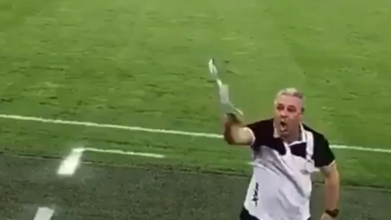 VIDEO | Șumudică a făcut o criză de nervi după victoria dramatică cu Al-Ahli: "Vrei coach? Na, coach!" Cine l-a supărat