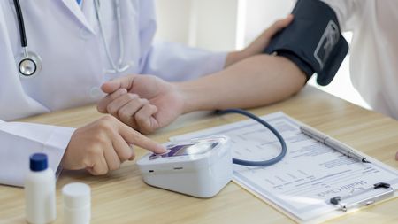 Este o dietă VLCD potrivită pentru hipertensiune? ADVERTORIAL