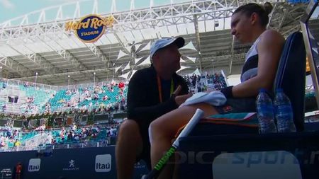 "Hai, te rog, concentrează-te!". Simona Halep și Daniel Dobre, dialog care spune multe. Reacția lui CTP când a văzut imaginile: "Sper să nu se mai repete!"