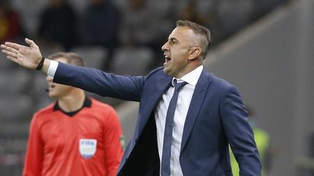 Bulgarul a dat-o pe românește. Petev nu vrea să comenteze arbitrajul, dar iese la atac după Universitatea Craiova - Poli Iași 2-2: „Orice om are o limită”