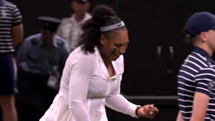 Serena Williams, învinsă în primul tur la Wimbledon după un maraton de peste trei ore! Reacția incredibilă a debutantei care a răpus-o pe campioana americană: „Am sperat să nu mă fac de râs!” VIDEO