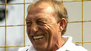 L-a ales pe Gicu Dobrin cel mai mare fotbalist român din toate timpurile în fața lui Gică Hagi: „Spun și de ce: nu avea decât stângul și nu cu capul”