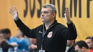 Pleacă Xavi Pascual de la Dinamo după ce „dulăii” nu au primit wild-card pentru Liga Campionilor? Președintele clubului a dat cărțile pe față: „Este antrenor exclusiv de Champions League!” | VIDEO EXCLUSIV DINAMO