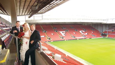 Nuntă pe "Anfield"