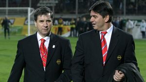 Lăcătuș, contrazis de Argăseală: "Dinamo e favorită la titlu!"