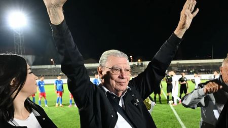 Zoltan Ritlli, amintiri memorabile despre Emeric Ienei: "A fost omul care m-a făcut să prind echipa națională și antrenorul care ne-a convins că îi putem învinge pe Rio Ferdinand, Lampard, Joe Cole și Di Canio". EXCLUSIV