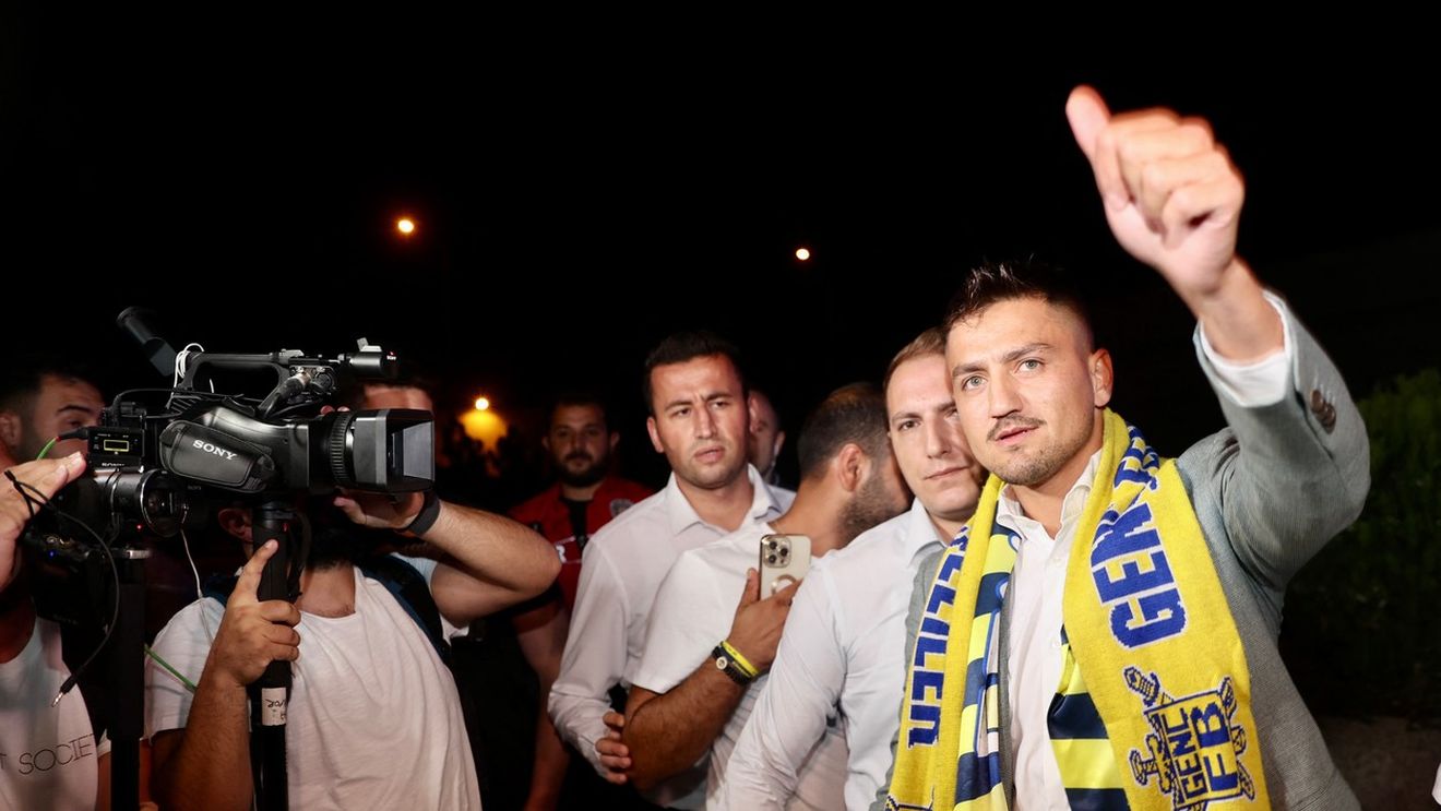 Fenerbahce s-a săturat să-l mai aștepte pe Dennis Man și l-a transferat pe starul lui Marseille. „Vreau să vă fac din nou campioni!”