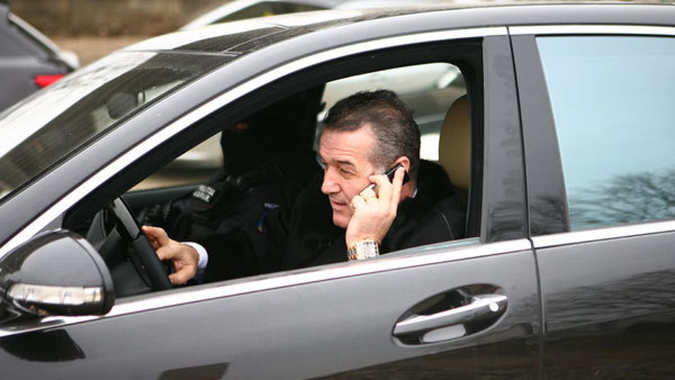 Jocurile lui Becali! Cum a "mascat" Gigi cea mai dureroasă lovitură aplicată rivalei Dinamo:** transferul lui Pârvulescu