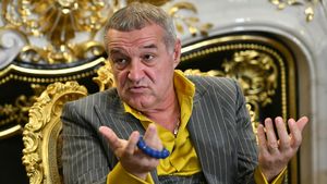 Doi fotbaliști au semnat cu FCSB. Gigi Becali a făcut anunțul: „Am făcut actele”