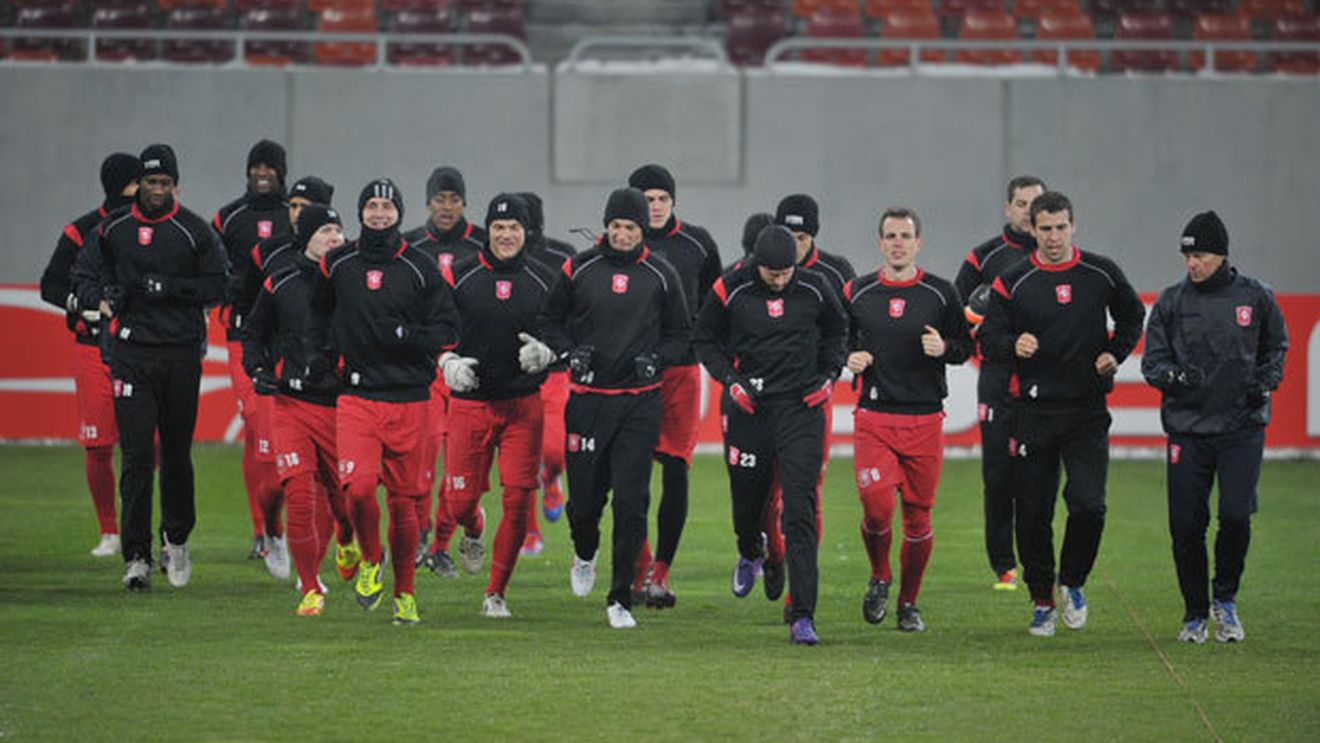 Un SMS l-a lăsat fără replică imediat cum a ajuns în România: "Am fost șocat!" Un star al lui Twente a aflat o veste ce a făcut înconjurul lumii