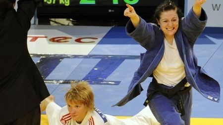 Corina Căprioriu și Dan Fâșie, aur la Cupa Mondială de judo!** Scrie-le un mesaj!