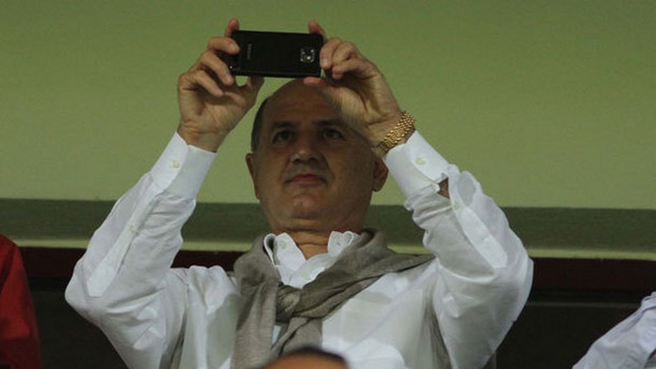 "Am suferit mult cu Răzvan, am cheltuit 12 milioane de euro!** Sper ca Neluțu să rămână ani buni pe bancă" Ce noi mutări anunță Copos