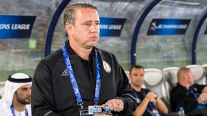 Ce salariu va avea Laurențiu Reghecampf la CS Universitatea Craiova. Bonus uriaș pentru grupele Champions League