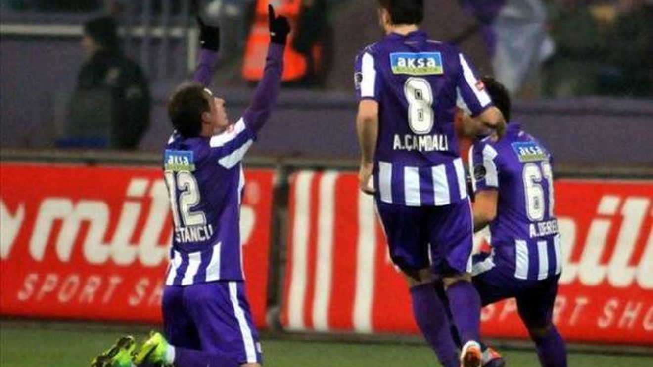 Bogdan Stancu, ridicat în slăvi de presa din Turcia!** Atacantul a fost declarat "jucătorul săptămânii" în Super Lig