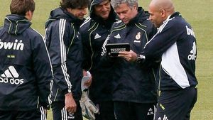 Doi fotbaliști debutați de Jose Mourinho la Real Madrid împart, în prezent, vestiarul cu fotbaliști români. Unde joacă acum cel care i-a grăbit plecarea lui Casillas de pe Bernabeu