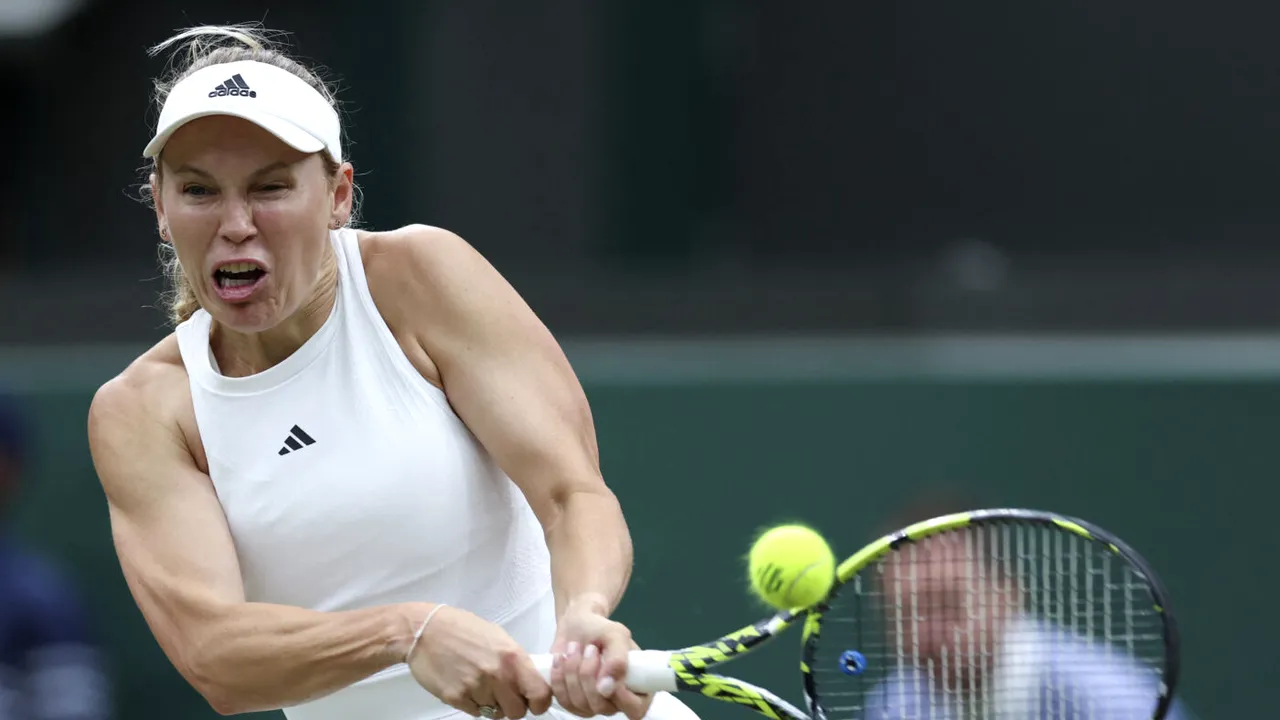 A făcut scandal când Simona Halep a fost avantajată cu un wildcard, iar acum a primit și ea unul la Wimbledon, dar s-a făcut de râs! Caroline Wozniacki a fost desființată în turul 3 de câștigătoarea de acum 2 ani de la Londra