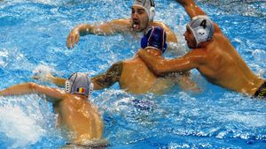 Steaua și CSM Oradea oferă 15 din cei 23 de jucători din lotul României de polo pe apă pentru turneul preolimpic de la Rotterdam