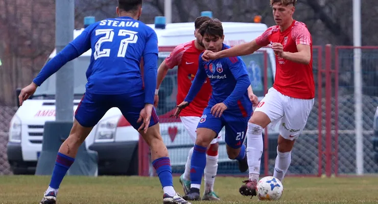 CSC Șelimbăr, reclamată pentru datorii de trei jucători, dintre care doi sunt la dispoziția lui Eugen Beza. Sibienii așteaptă și o decizie în cazul contestației respinse de la meciul cu FC Bacău