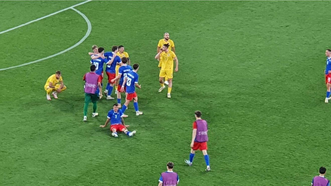 Radu Drăgușin și-a pierdut cumpătul și a făcut prăpăd pe teren, după România - Liechtenstein 0-0! Ce a făcut pe gazon, imediat după ce arbitrul a fluierat finalul: colegii l-au calmat foarte greu