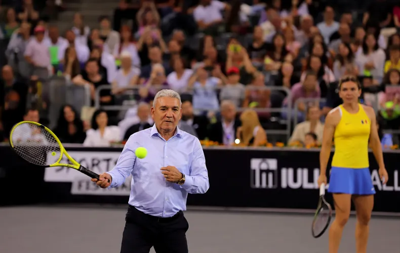 Imagini pentru istorie: Simona Halep s-a retras şi a împărțit ultimele clipe din carieră cu mama ei, Tania Halep, şi cu 