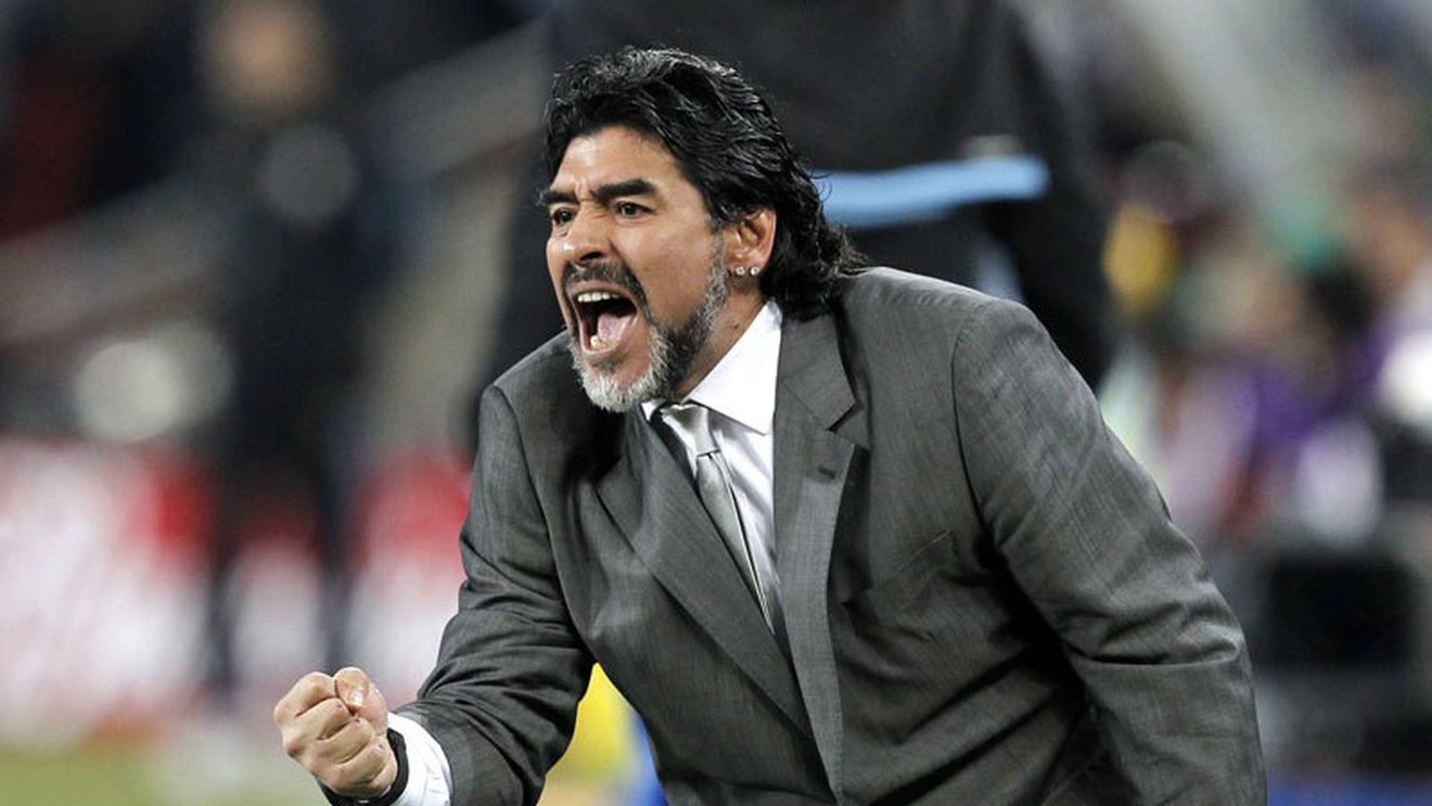 Maradona: "Am o propunere fermă din Anglia, luna viitoare mă duc la negocieri!"** Vezi ce echipă îl vrea!