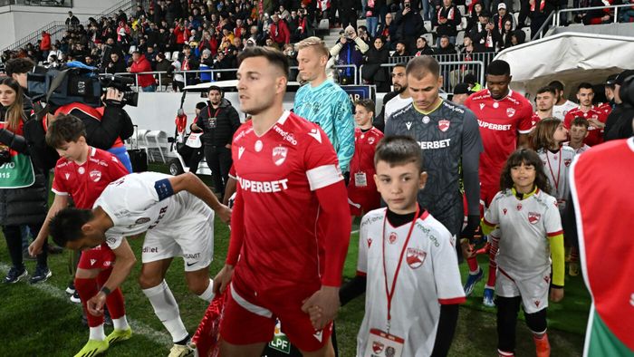 Dinamo București vrea să transfere un fotbalist de la Rapid București. Lista celor trei jucători doriți de „câini”: doi joacă în Italia!
