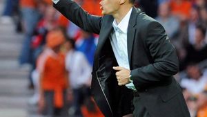 Van Basten: "Vom juca la victorie cu România"