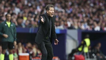 Imagini care nu s-au văzut la TV! Diego Simeone, altercație cu un jucător de la Arsenal în remiza cu Atletico Madrid