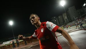 Torje i-a uns pe suflet pe fanii dinamoviști:** turul stadionului și scandări anti-Steaua!