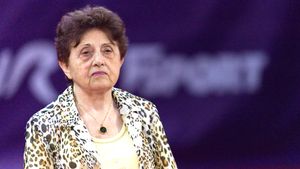 INTERVIU | "Paleta era ca o vioară". Poveștile cvintuplei campioane mondiale, Ella Zeller-Constantinescu, despre tenisul de masă romantic: cum se făcea sport după război, generația de aur și unde a pierdut tempo-ul România. "Aveam pentru întreaga echipă națională 650 de fețe - ce primea #1 polonez, singur, pentru un an"