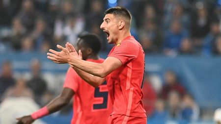 Emil Boc vrea să facă echipă de Europa la U Cluj și se luptă cu Gică Hagi! Iulian Cristea e primul transfer de top pe care îl vor „șepcile roșii” | EXCLUSIV