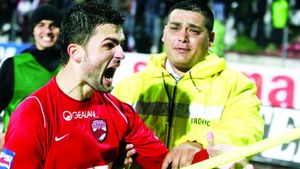 Se împlinesc 12 ani de la un meci istoric. Florin Bratu se amuză pe seama partidei cu Steaua:  "Am avut noroc! Dacă dădeam gol la cealaltă poartă, se descărca mitraliera până ajungeam în dreptul galeriei rivalilor"