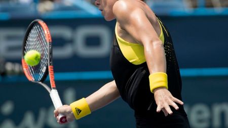 Reacția Simonei Halep după prima victorie în fața Johannei Konta în circuitul WTA: "Am fost foarte aproape să închei mai repede setul secund, dar am fost un pic prea nervoasă!"