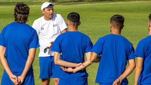 ”FC U” Craiova se desparte de încă un jucător: ”Am discutat și cu Adrian Mititelu și am convenit varianta cea mai bună.” Oltenii au ratat al doilea amical, iar Eugen Trică își ”amenință” elevii