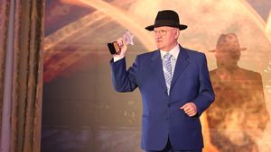 Milionarul care a cumpărat Barul lui Carol de la Mitică Dragomir şi care e partener de afaceri cu Adi Mutu a dat lovitura la Londra. Peste 2.000 de români au dat năvală în restaurantul pe care l-a deschis în Anglia