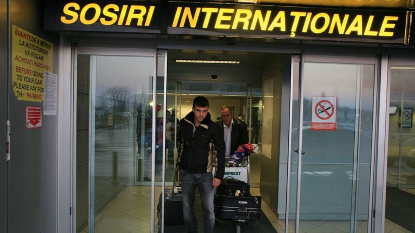 "Tatăl lui Moraes a luat 20.000 $ de la unul din impresari!"** Cum poate pica cel mai important transfer al Stelei