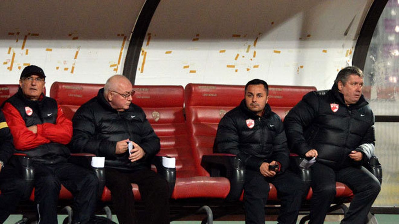 "Puștiule, tu câștigi meciul!"** Schimbarea inspirată care a adus victoria "câinilor"