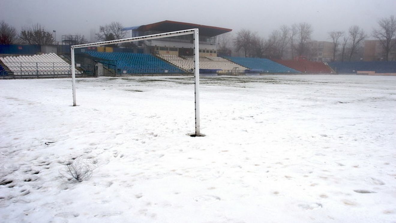 Dinamo cere amânarea returului: **"E multă zăpadă pe stadioane și e greu de scos"
