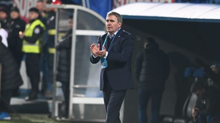 Gheorghe Hagi, decizie surprinzătoare la pauza meciului FCSB - Farul! A făcut trei schimbări și au apărut și ironiile: „Cineva a greșit numărul de telefon”