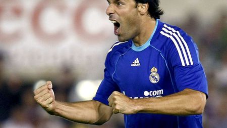 OFICIAL** Ruud Van Nistelrooy a semnat cu Hamburg SV