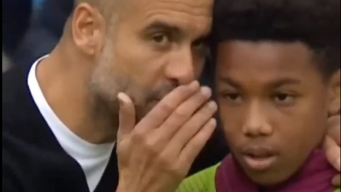 Imagini emoționante! Copilul de mingi căruia Pep Guardiola îi dădea indicații în 2017 a făcut show astăzi pentru Manchester City: a marcat și a scos un penalty pentru „cetățeni” în Liga Campionilor! VIDEO