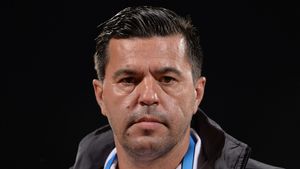 Prima reacție a lui Cosmin Contra despre oferta de la CFR Cluj şi interesul lui Nelu Varga: „Nu-mi arde acum de asta” | EXCLUSIV