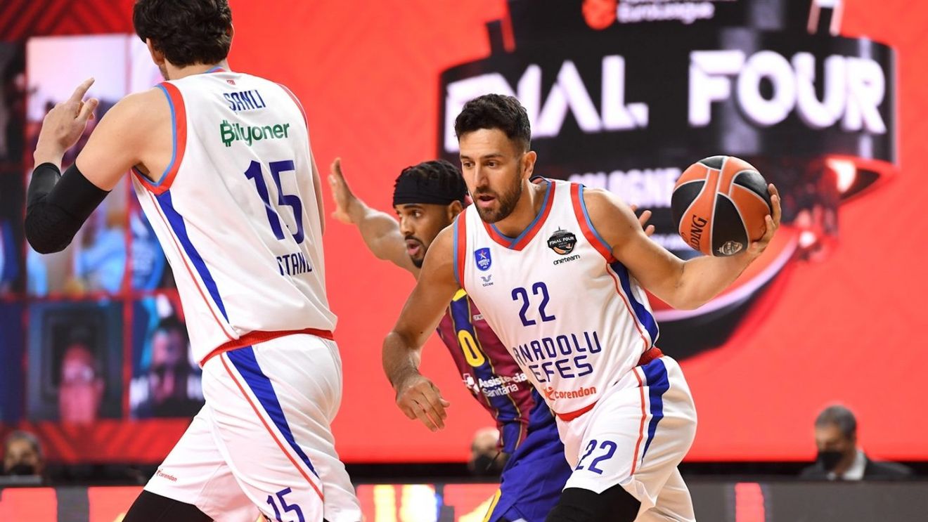 Anadolu Efes este noua campioană în Euroliga de baschet masculin! Eroul turneului Final Four de la Koln a fost un jucător din Serbia: Vasilije Micic