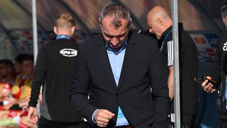 Noul antrenor de la Sepsi nu dă doi bani pe îndepărtarea lui Dorinel Munteanu: „S-a întâmplat, viața merge mai departe. După trei zile nimeni nu mai vorbeşte despre asta”